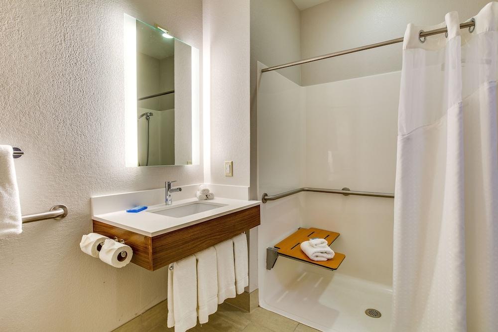 Holiday Inn Express Vincennes by IHG photo 14
