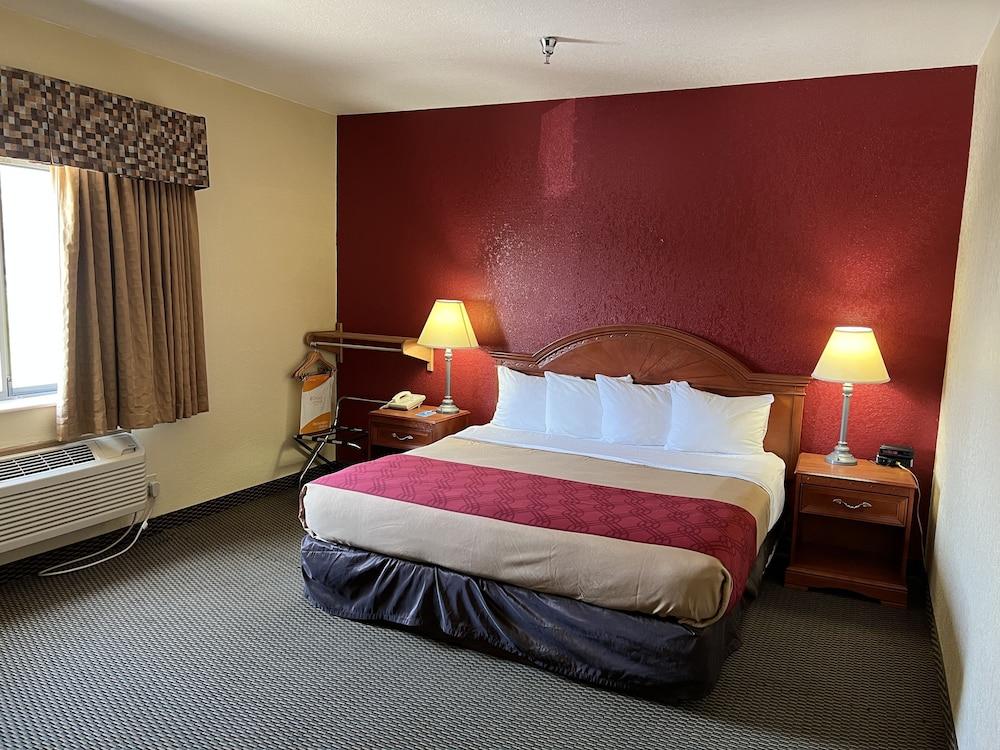 Express Inn & Suites photo 18