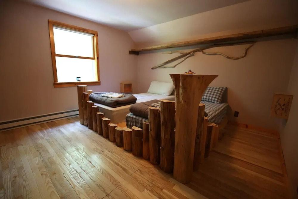 Upscale Hostel by Lake George & Gore Mtn photo 17