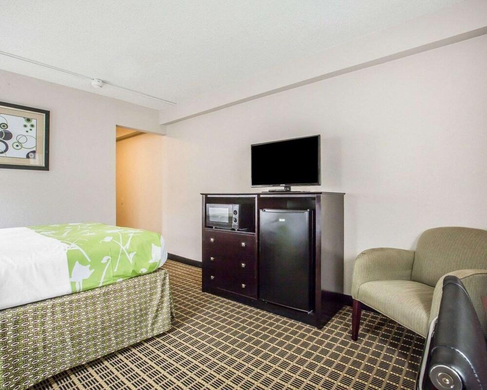 Econo Lodge Birmingham - Hoover photo 23