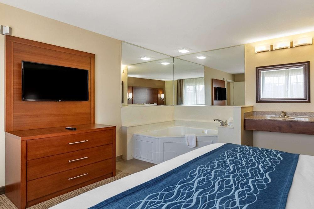 Comfort Inn & Suites Texas Hill Country photo 13