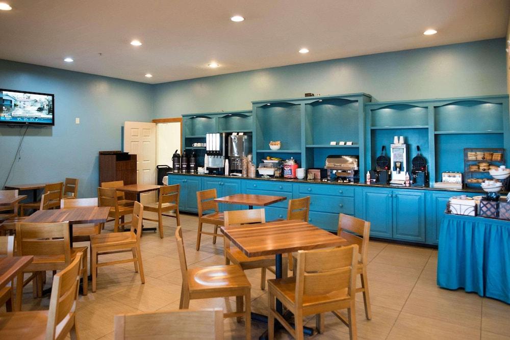 Country Inn & Suites by Radisson, Effingham, IL photo 15
