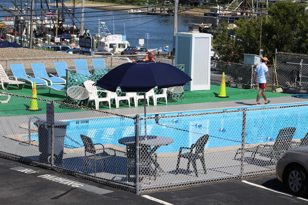 Ocean Street Inn on Hyannis Harbor photo 22