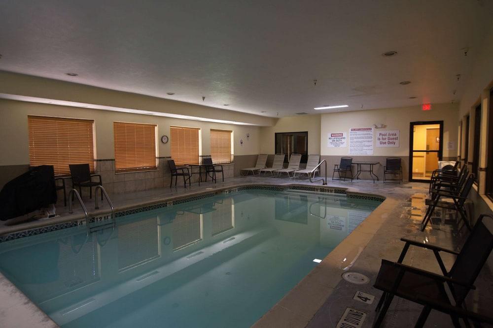 Baymont by Wyndham Portage Indiana Dunes photo 23