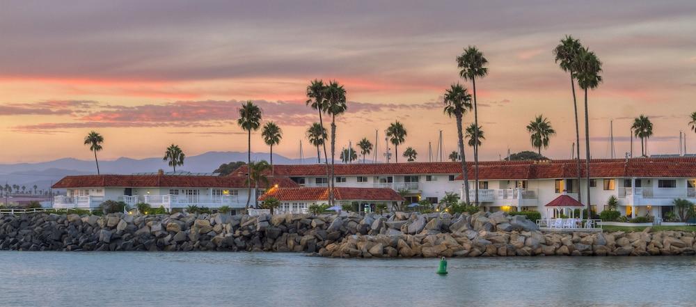 Oceanside Marina Suites — hotel in Oceanside
