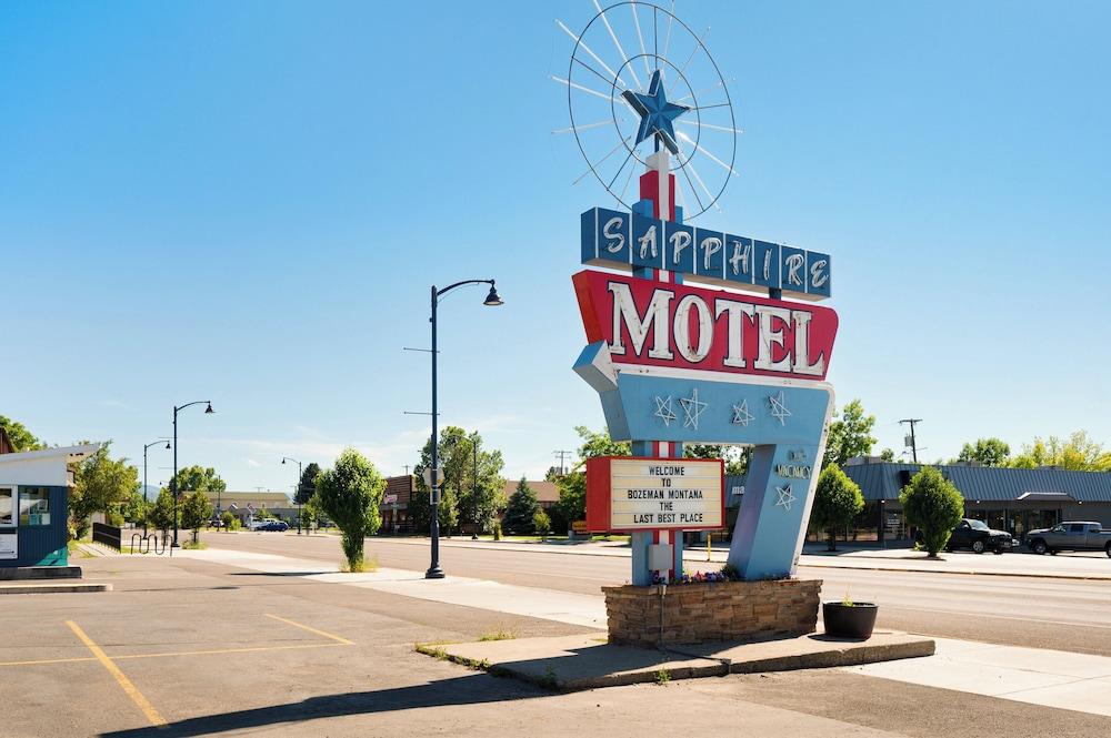 The Sapphire Motel photo 91