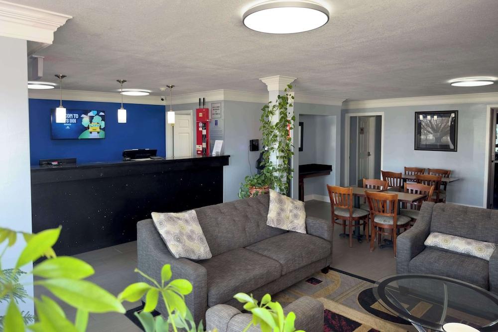 Days Inn by Wyndham Gonzales photo 5