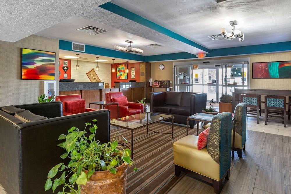Best Western Plus Gallup Inn & Suites photo 2