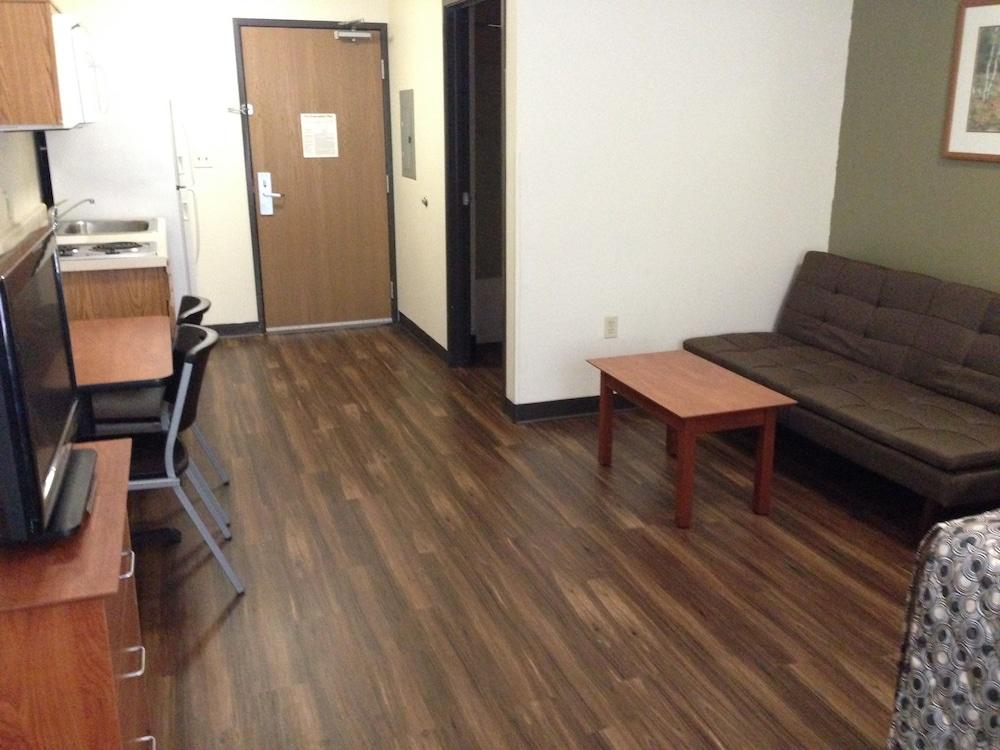 Inland Suites Lamar Street photo 26