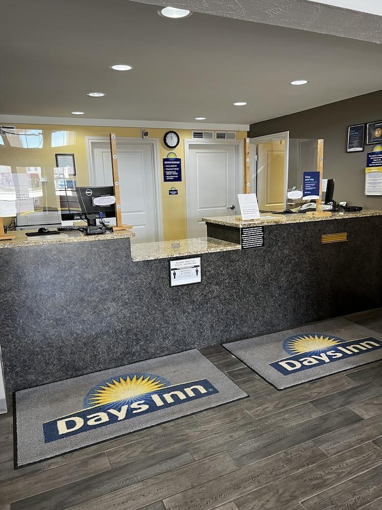 Days Inn by Wyndham Hays photo 5
