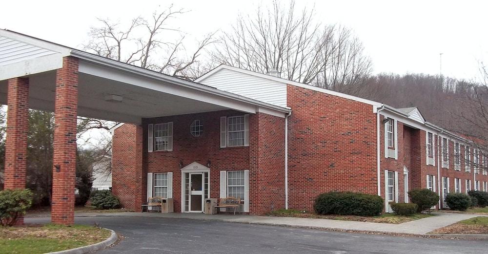 Americourt Hotel photo 1