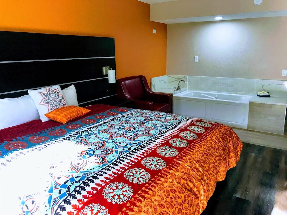 Tropical Inn & Suites photo 81