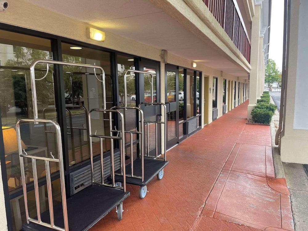 Quality Inn Dalton Central photo 22