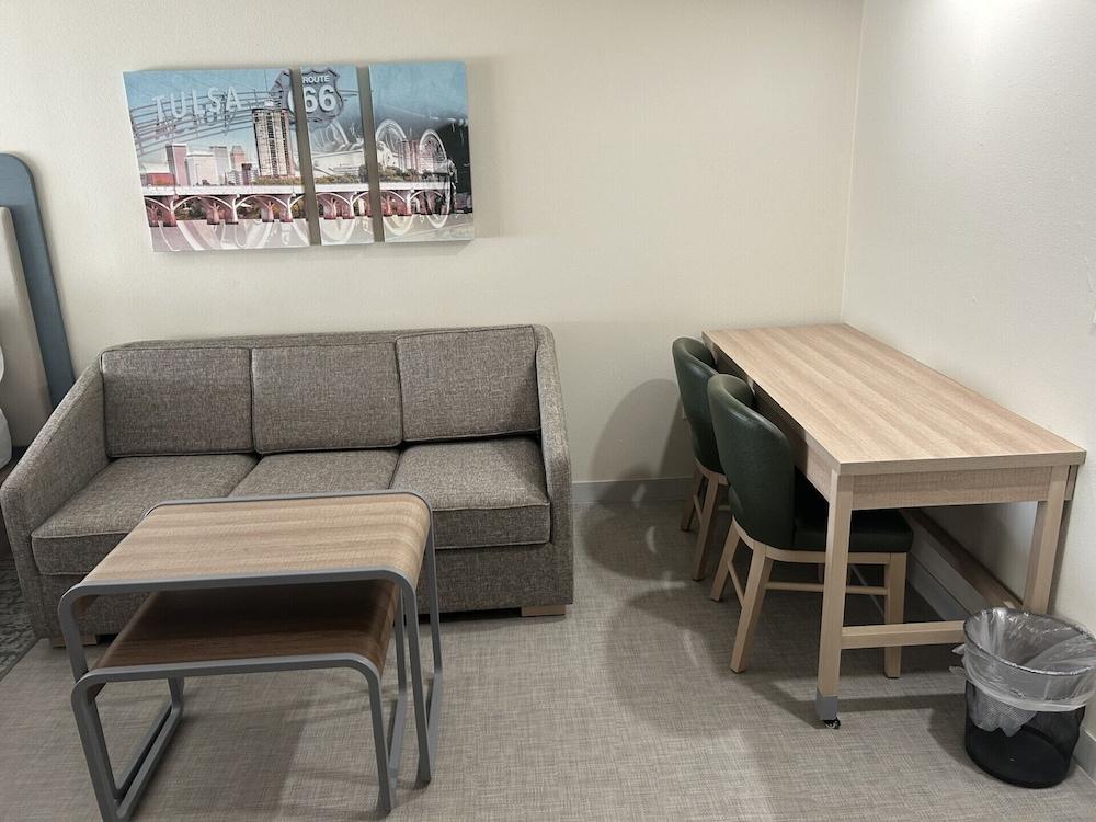 Homewood Suites by Hilton Tulsa South Medical District photo 15