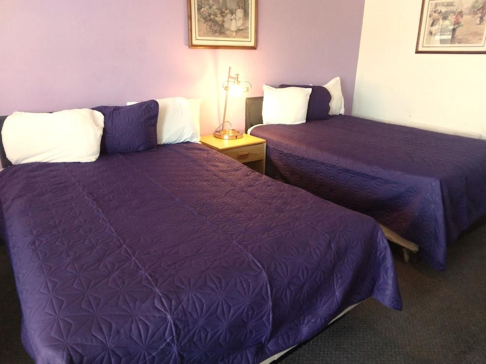 Capri Motel photo 45