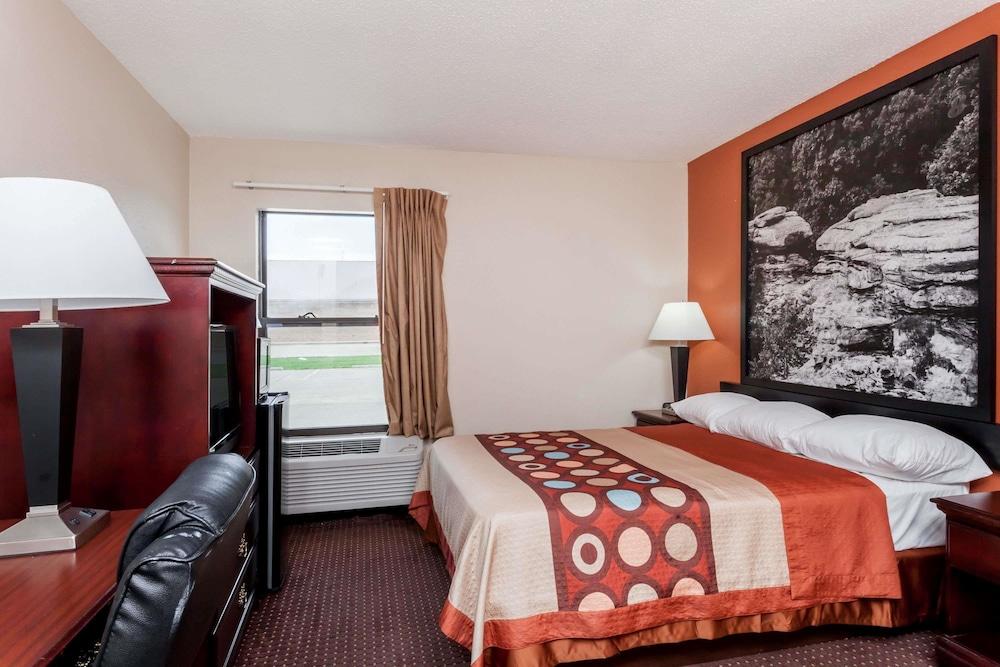 Super 8 by Wyndham Harrisburg photo 10