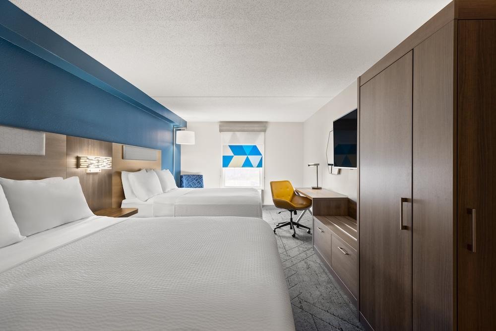 Holiday Inn Express Hotel & Suites Danbury - I-84 by IHG photo 2