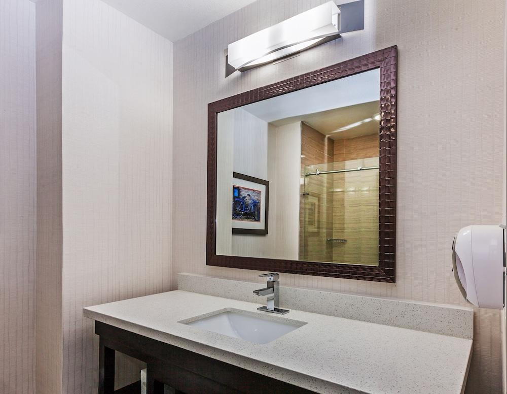 Holiday Inn Express & Suites Houston East, by IHG photo 22