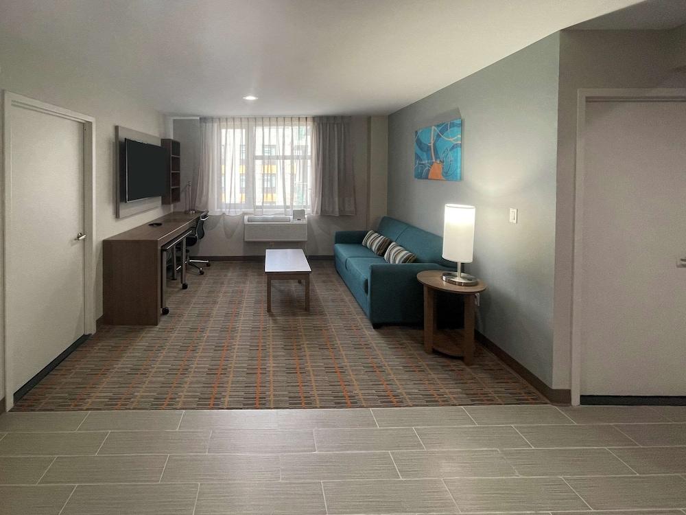 MainStay Suites Bronx - Belmont photo 28