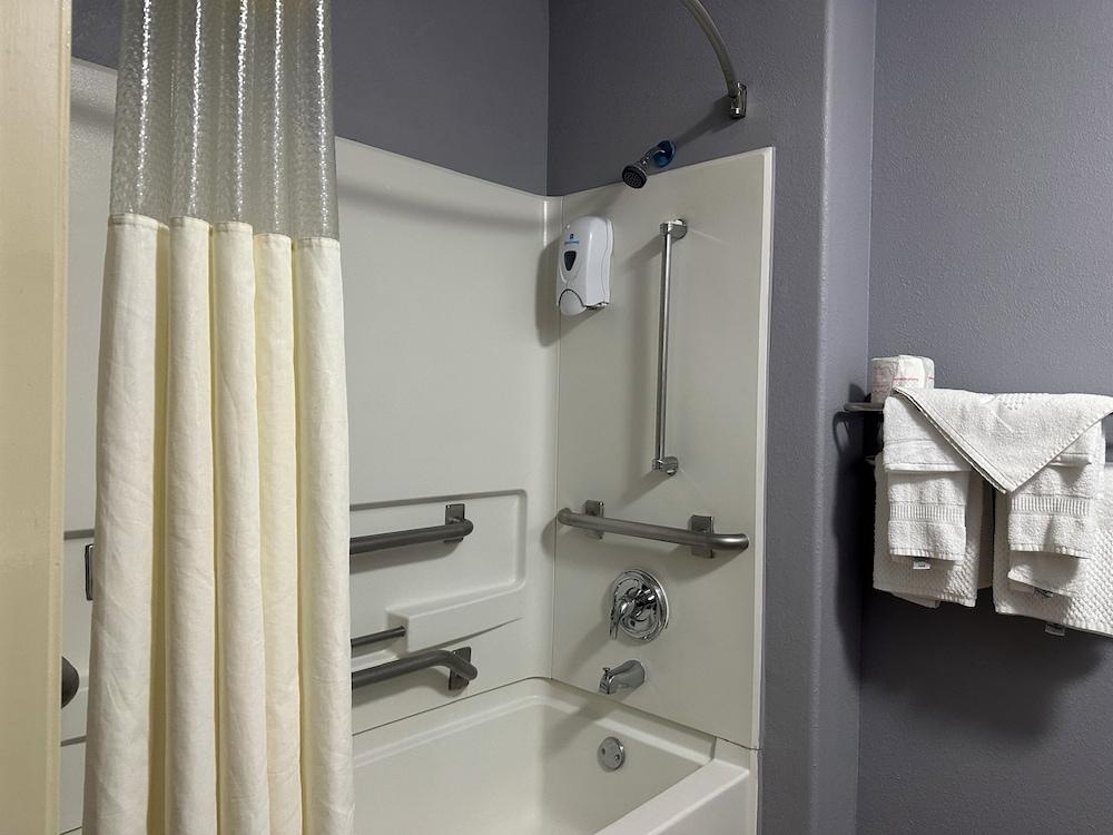 Motel 6 North Sioux City, SD – I-29 North photo 26