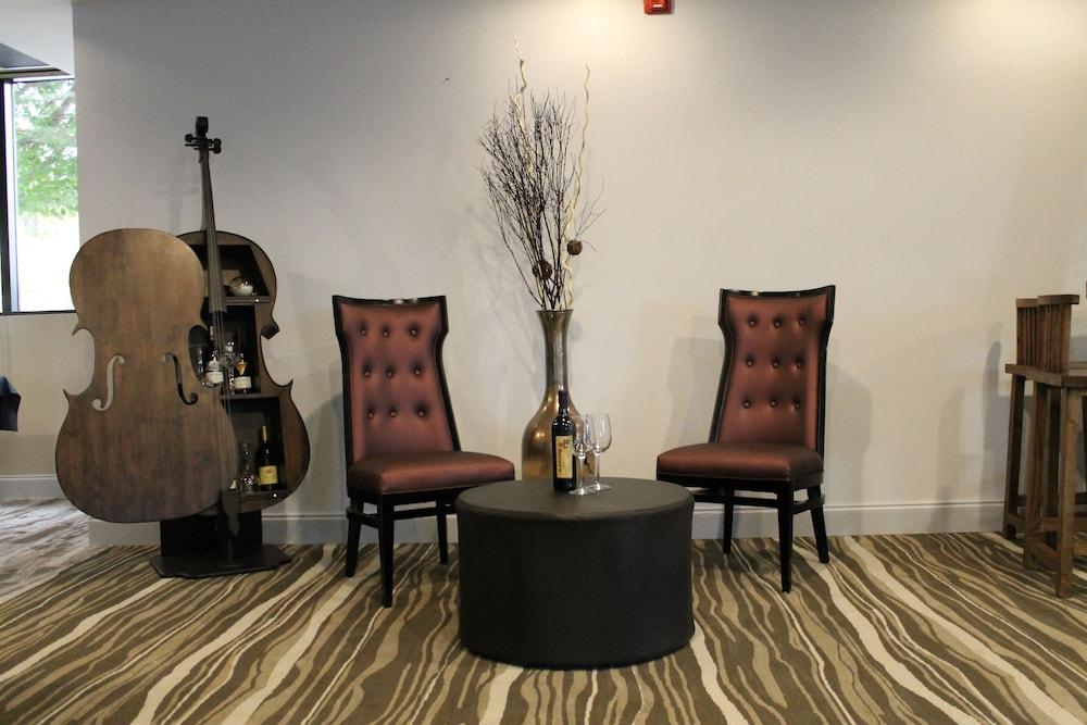 Regalia Hotel & Conference Center photo 49