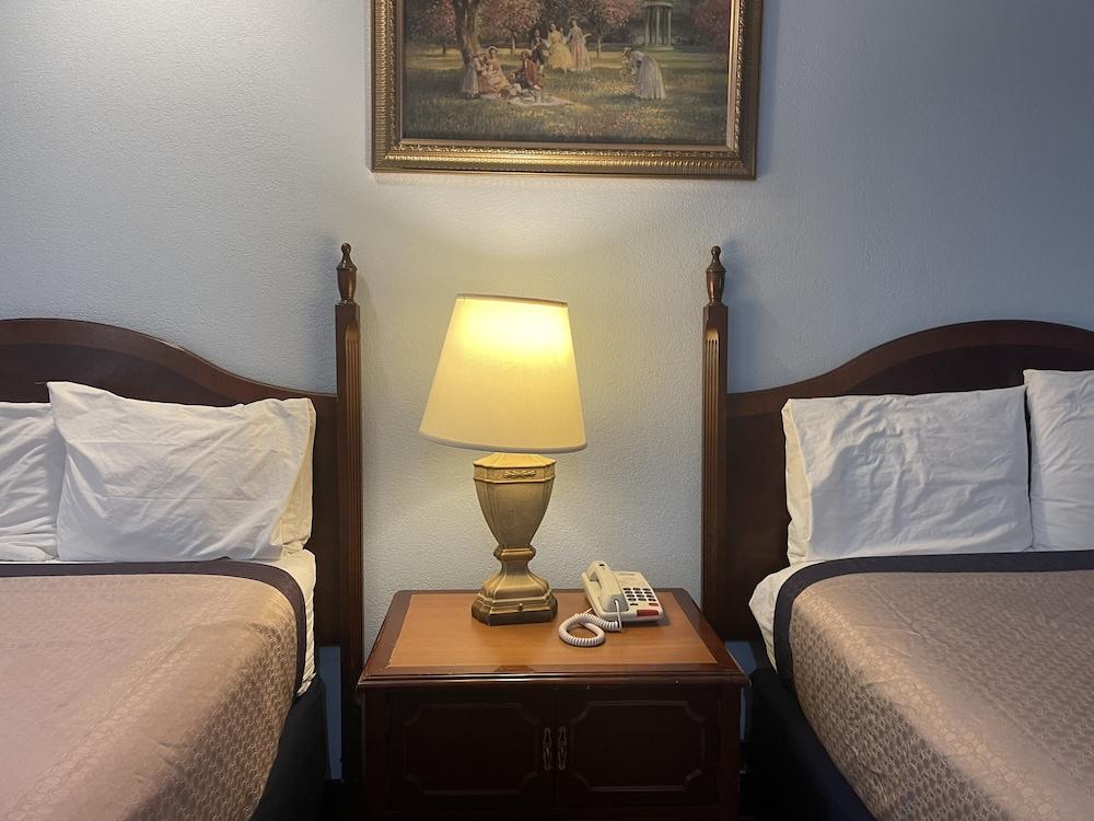 Americas Best Value Inn & Suites Joshua Tree National Park photo 52