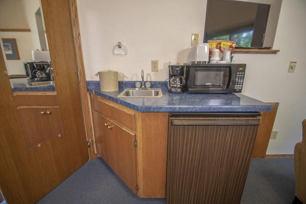 Ridges Inn & Suites photo 2
