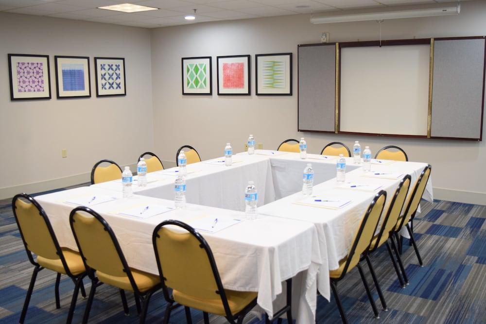 Holiday Inn Express Hotel & Suites West I 10 by IHG photo 63