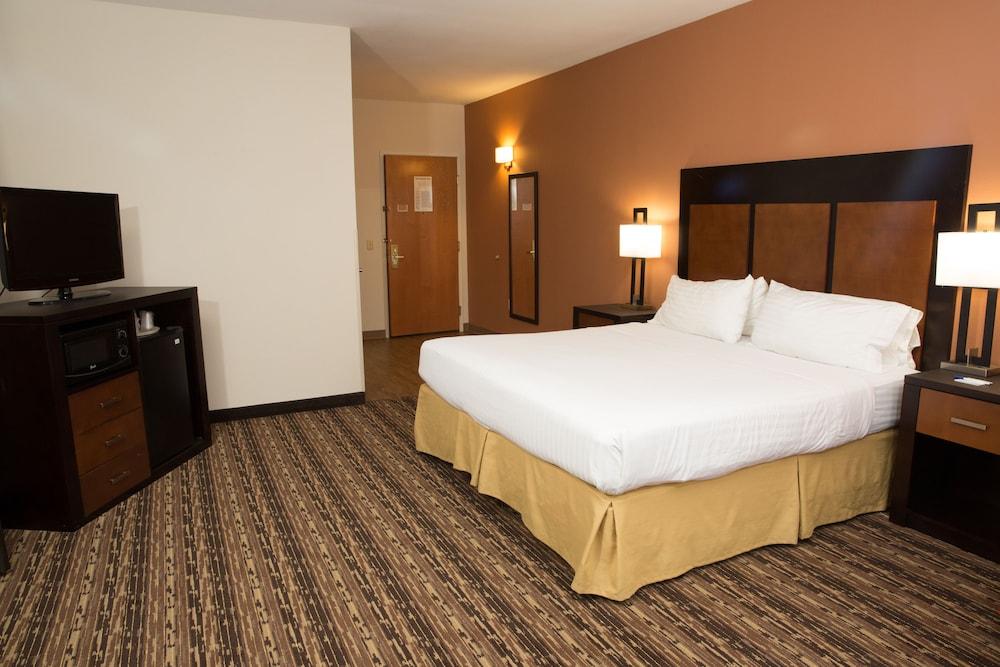 Holiday Inn Express Hotel & Suites Cherokee / Casino by IHG photo 30