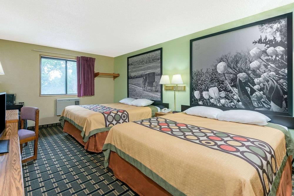 Super 8 by Wyndham Twinsburg/Cleveland Area photo 5
