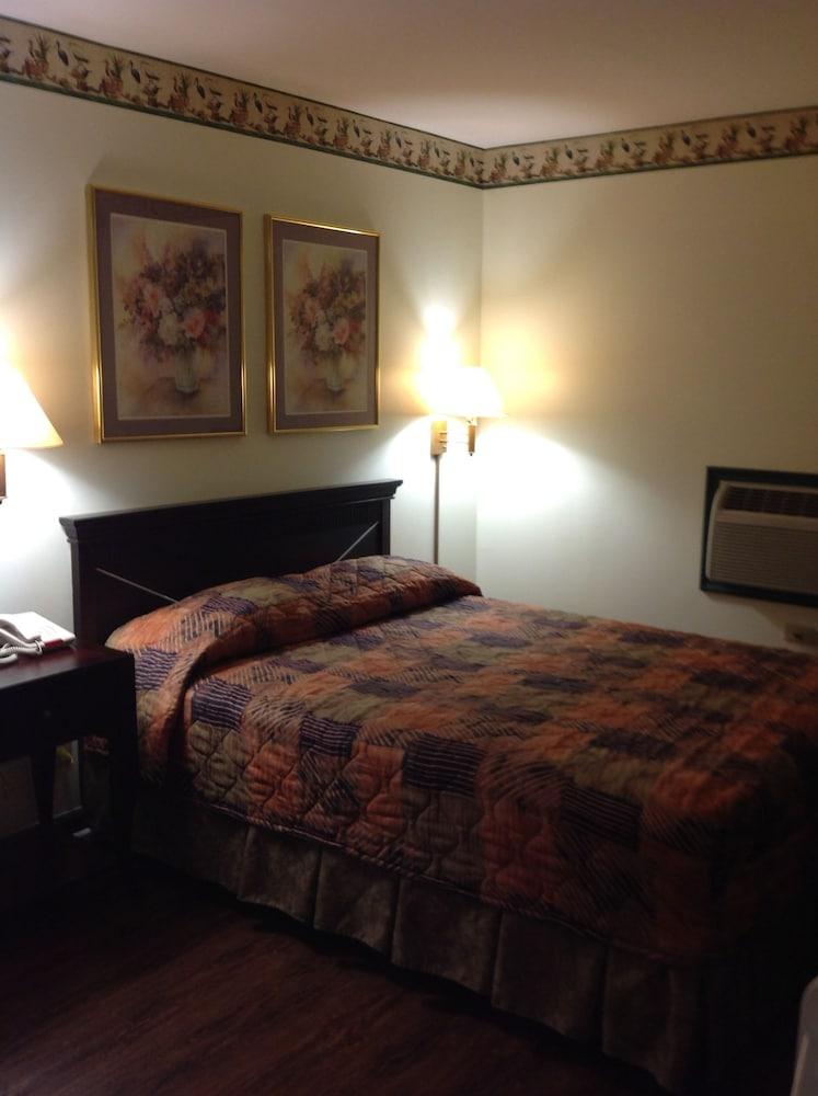 Budget Inn photo 14