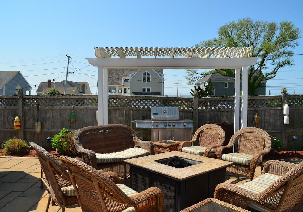 Beach Breeze Inn photo 25