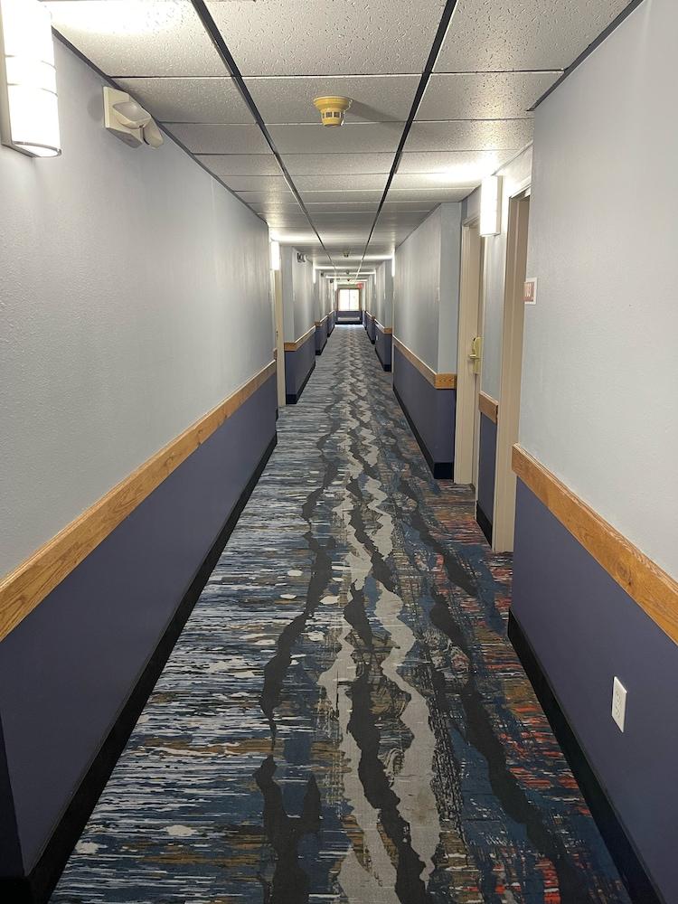 AmericInn by Wyndham Ladysmith photo 24