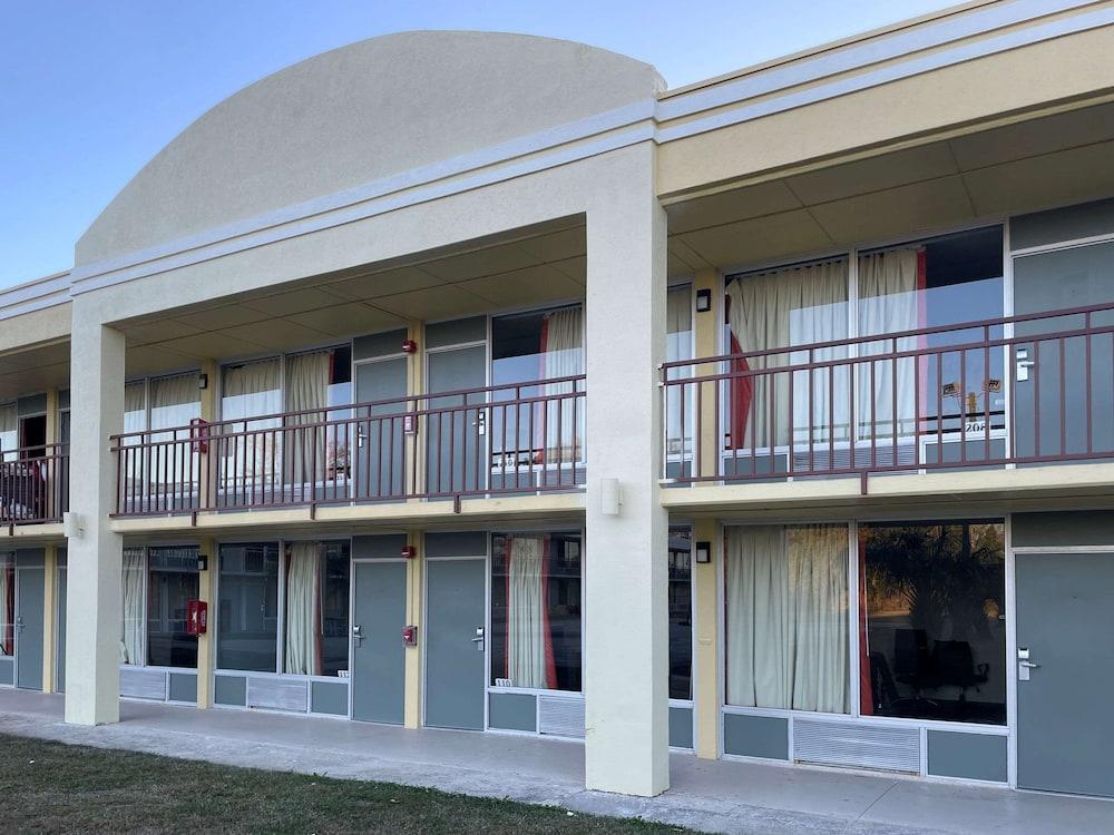 Econo Lodge Yemassee photo 39
