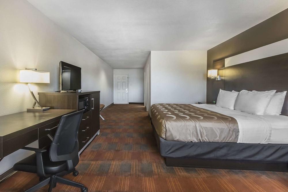 Quality Inn & Suites Stuttgart North photo 19