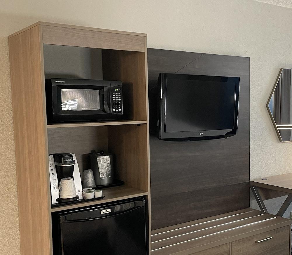 Holiday Inn Express Burlington by IHG photo 6