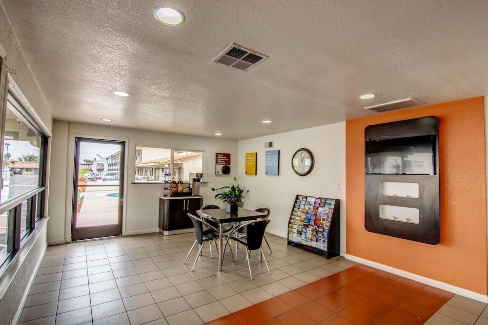 Motel 6 Manteca, CA photo 4