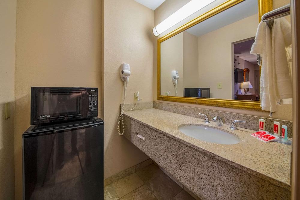 Econo Lodge Mount Laurel - Philadelphia East photo 12