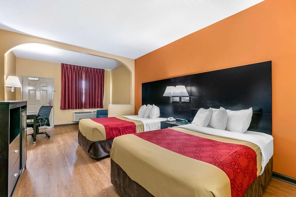 Econo Lodge Northport - Tuscaloosa photo 18