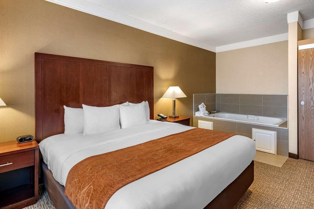Comfort Suites Linn County photo 6