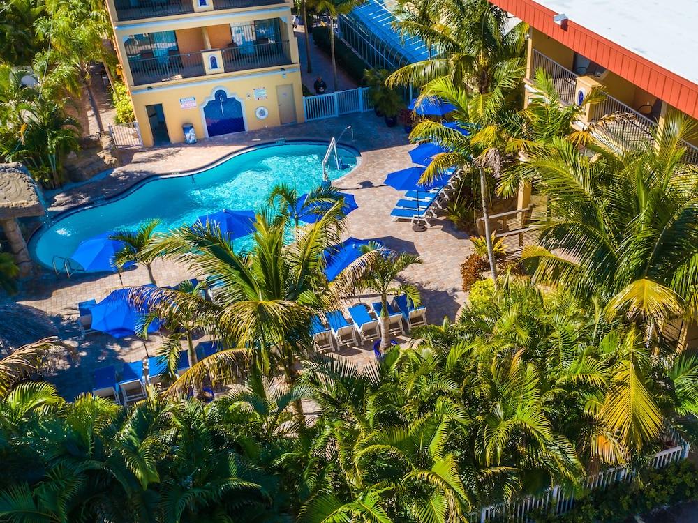 Coconut Cove All-Suite Hotel photo 27