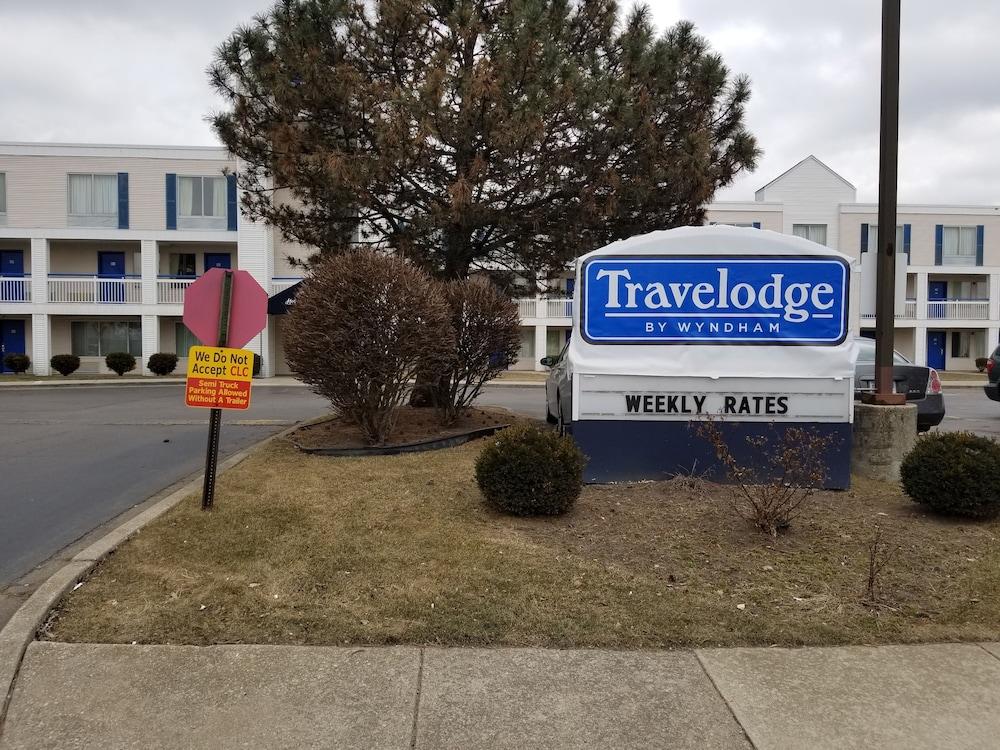 Travelodge by Wyndham Lansing IL photo 24