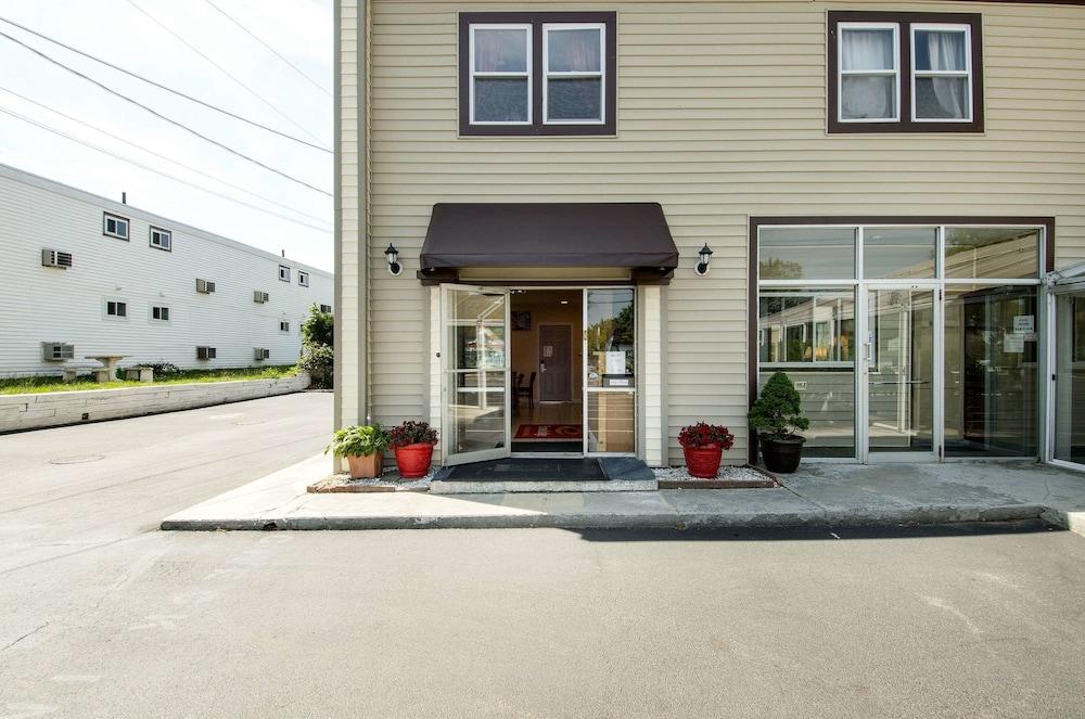 Econo Lodge West Yarmouth on Cape Cod photo 24