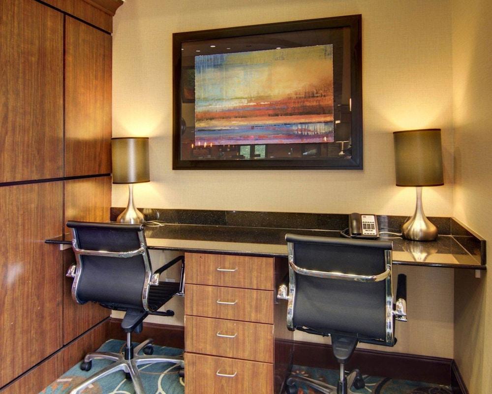 Comfort Suites Texarkana Arkansas photo 25