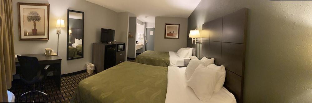 Quality Inn Mauston I-90 photo 8