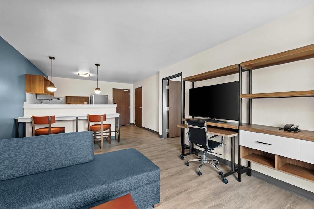 Everhome Suites Brownsville photo 37
