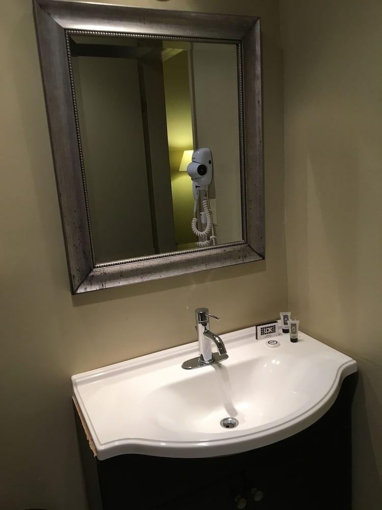 Sole Inn and Suites photo 23