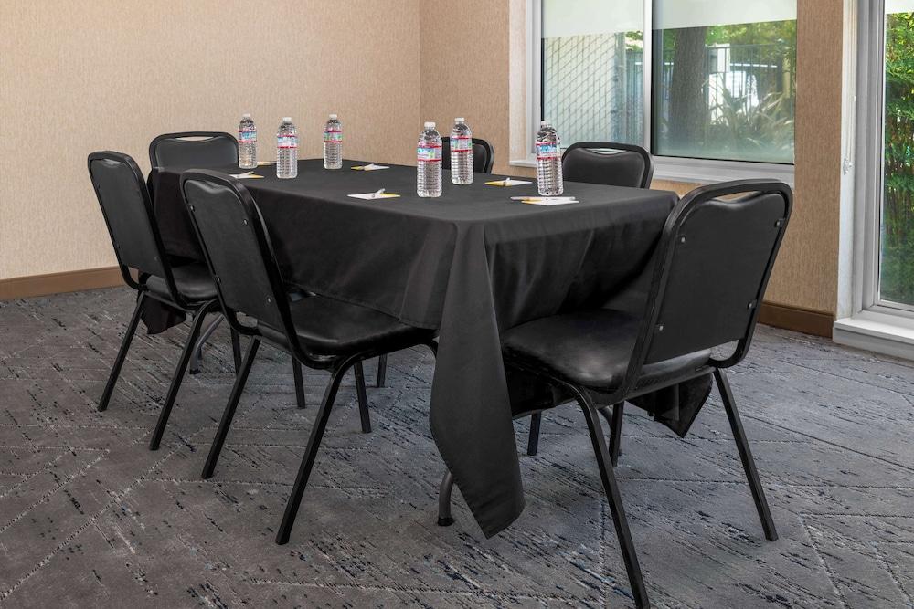 Hampton Inn & Suites Sacramento-Cal Expo photo 45