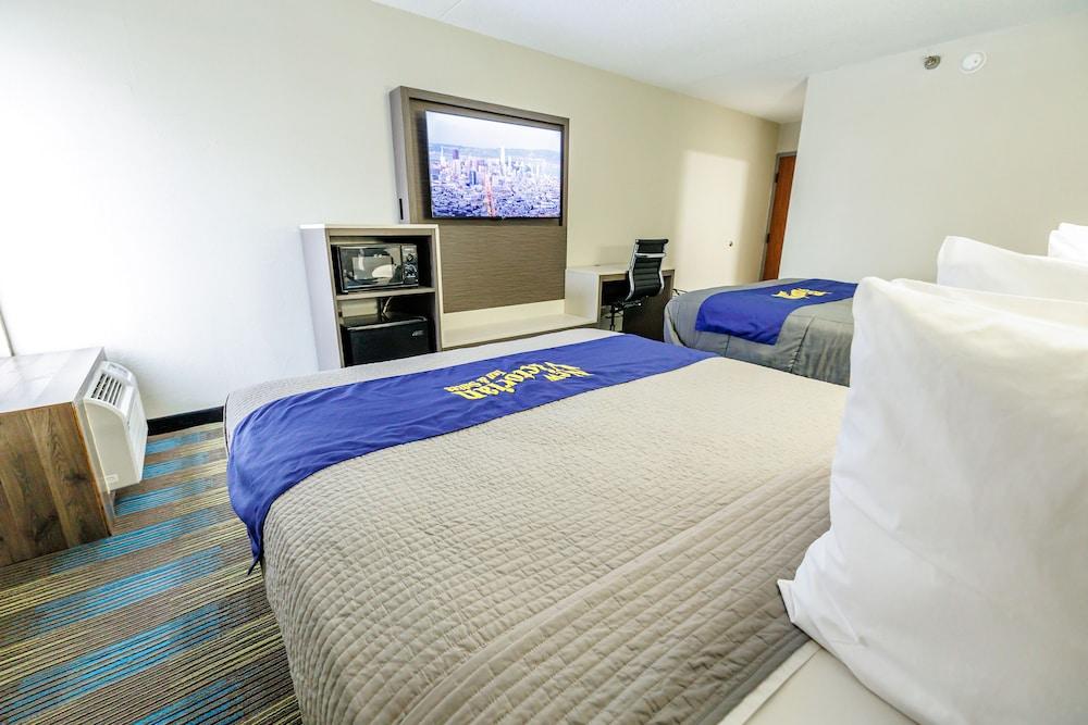 New Victorian Inn & Suites photo 15