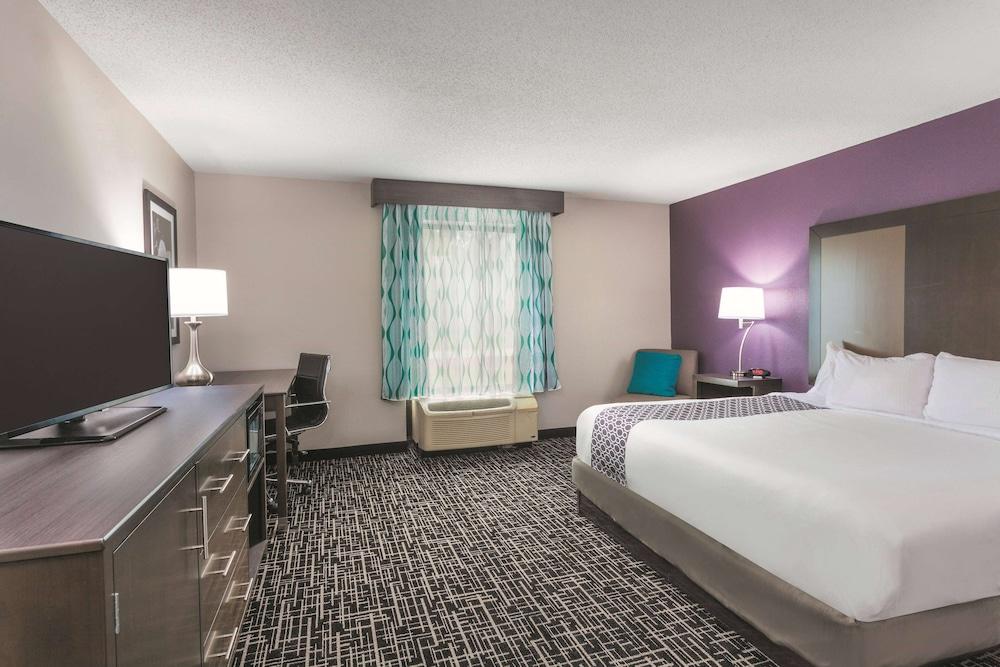 La Quinta Inn & Suites by Wyndham Covington photo 7